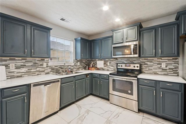 439 Lake Ridge Lane, Fairburn, GA 30213