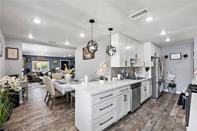 813 E Chestnut, Santa Ana, CA 92701