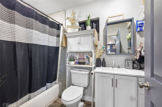 813 E Chestnut, Santa Ana, CA 92701