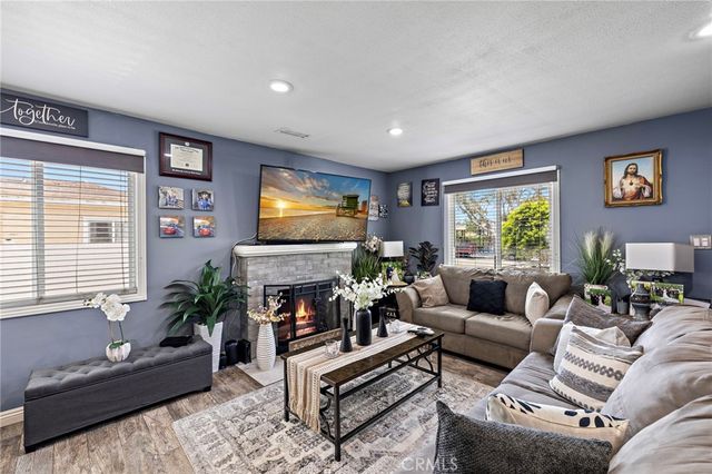 813 E Chestnut, Santa Ana, CA 92701