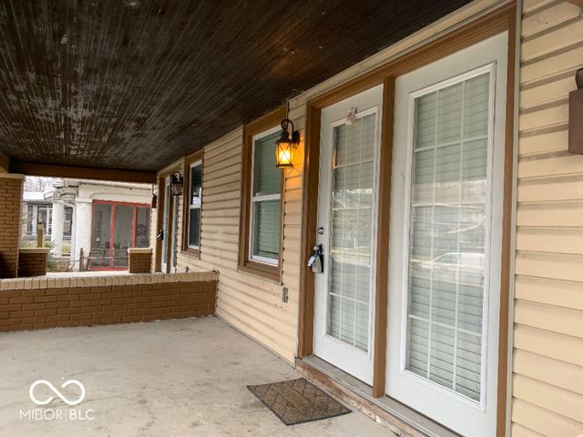 3329 Carrollton Avenue, Indianapolis, IN 46205