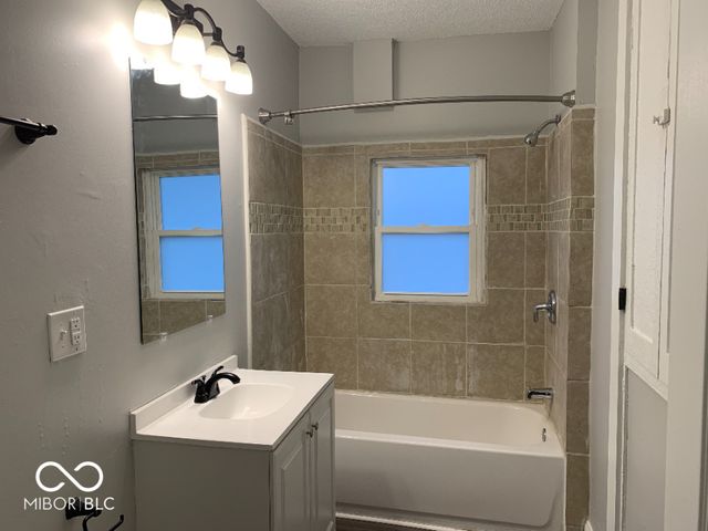 3329 Carrollton Avenue, Indianapolis, IN 46205