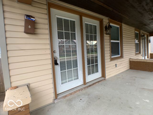 3329 Carrollton Avenue, Indianapolis, IN 46205