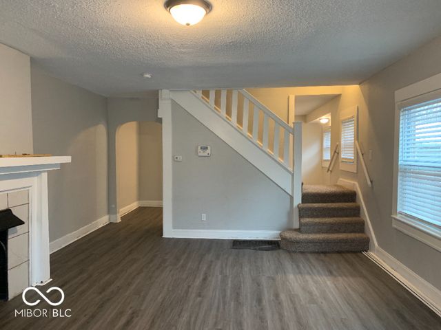 3329 Carrollton Avenue, Indianapolis, IN 46205
