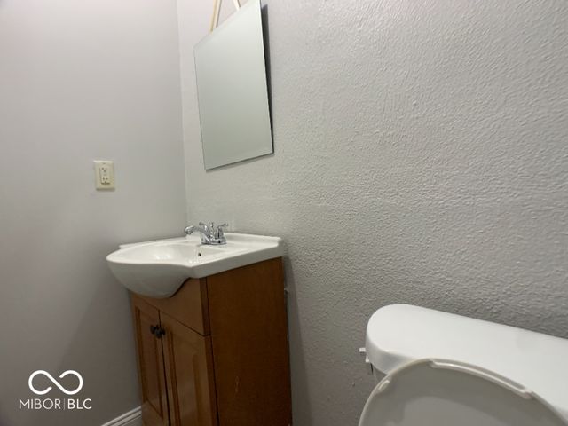 3329 Carrollton Avenue, Indianapolis, IN 46205