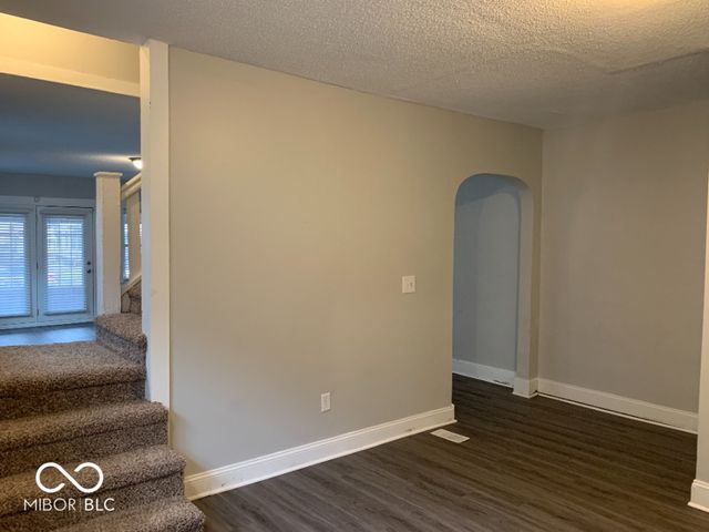 3329 Carrollton Avenue, Indianapolis, IN 46205