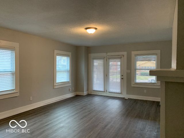 3329 Carrollton Avenue, Indianapolis, IN 46205