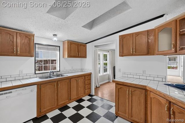 11595 Clearwater Drive, Fenton, MI 48430