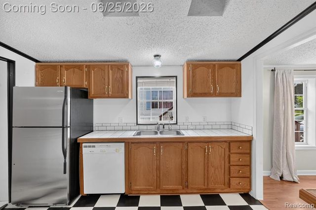 11595 Clearwater Drive, Fenton, MI 48430