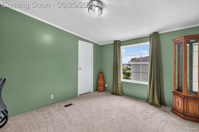 11595 Clearwater Drive, Fenton, MI 48430