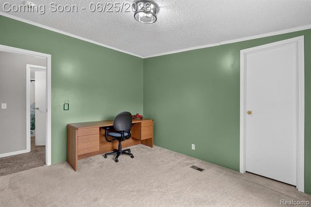 11595 Clearwater Drive, Fenton, MI 48430