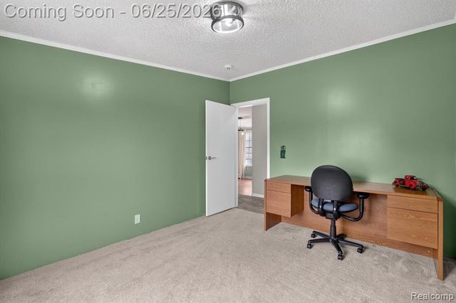11595 Clearwater Drive, Fenton, MI 48430