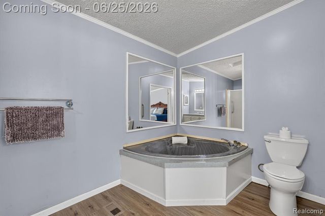 11595 Clearwater Drive, Fenton, MI 48430