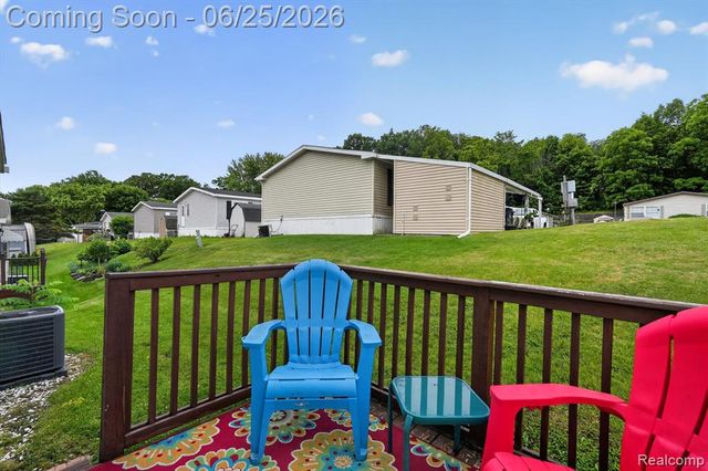 11595 Clearwater Drive, Fenton, MI 48430