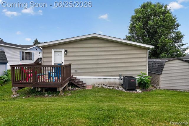 11595 Clearwater Drive, Fenton, MI 48430