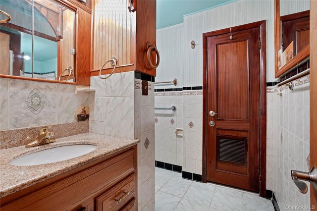 151-35 84th Street 2H, Howard Beach, NY 11414