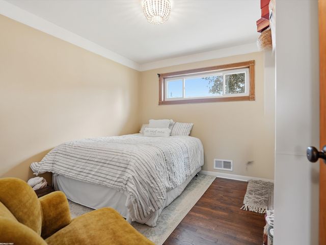 26301 San Rosa Drive, St Clair Shores, MI 48081