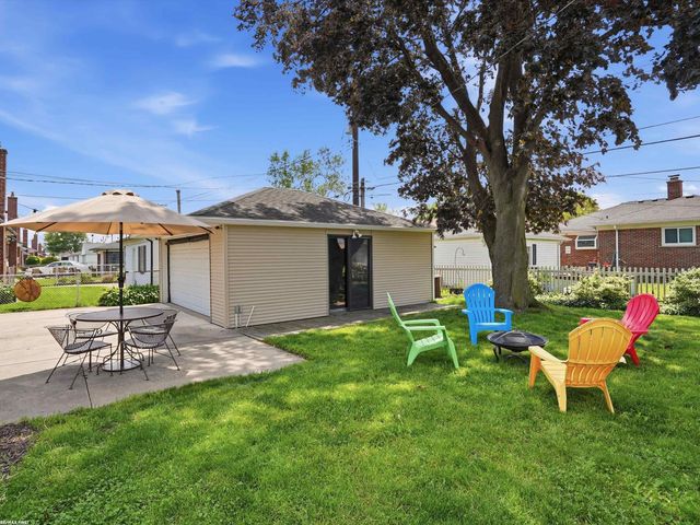 26301 San Rosa Drive, St Clair Shores, MI 48081