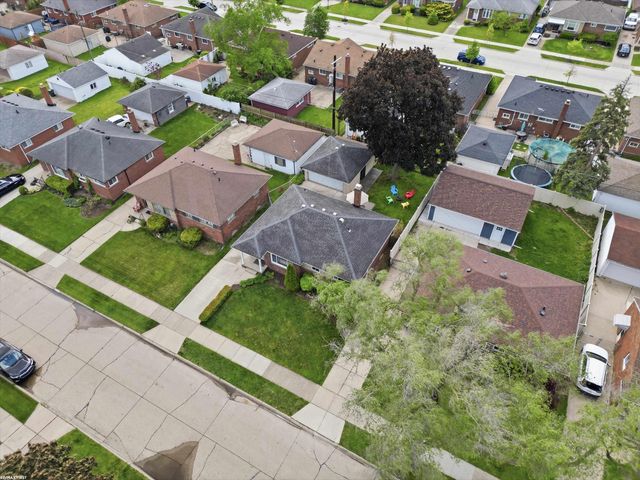 26301 San Rosa Drive, St Clair Shores, MI 48081