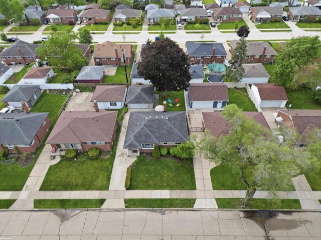 26301 San Rosa Drive, St Clair Shores, MI 48081
