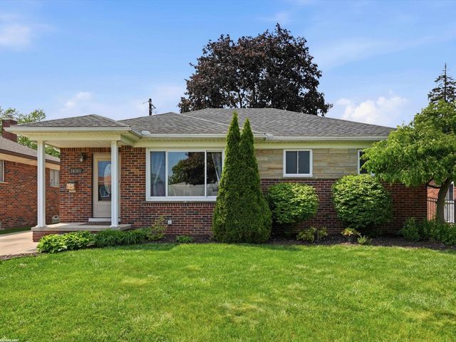 26301 San Rosa Drive, St Clair Shores, MI 48081