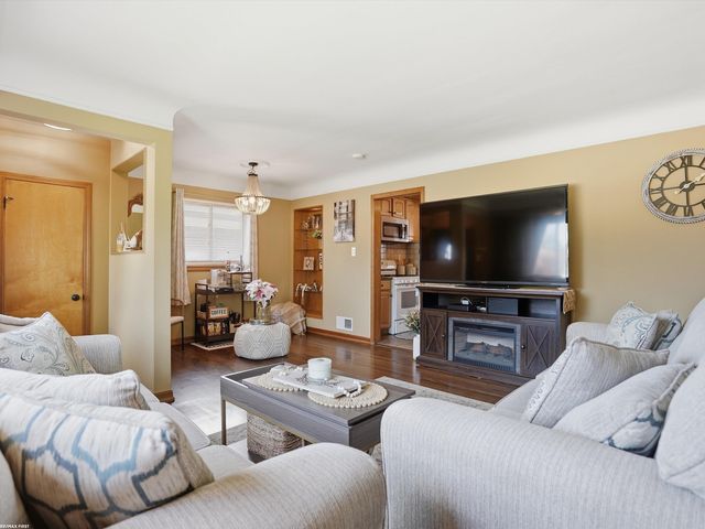 26301 San Rosa Drive, St Clair Shores, MI 48081
