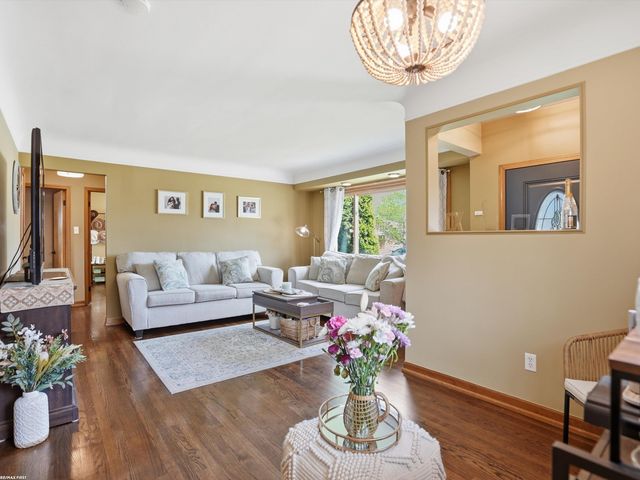 26301 San Rosa Drive, St Clair Shores, MI 48081