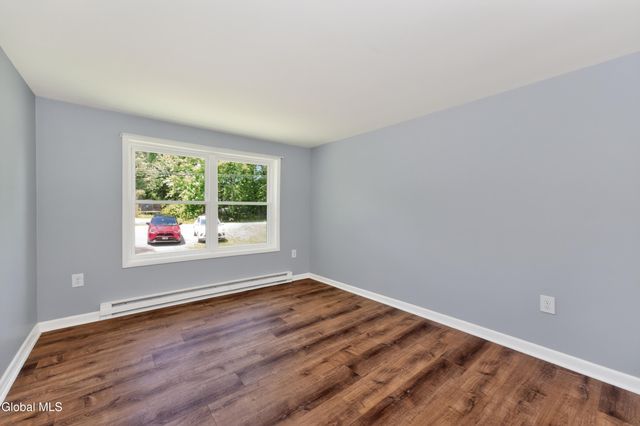 106 Dunsbach Road, Halfmoon, NY 12065