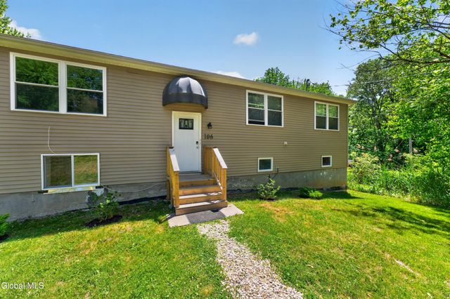 106 Dunsbach Road, Halfmoon, NY 12065