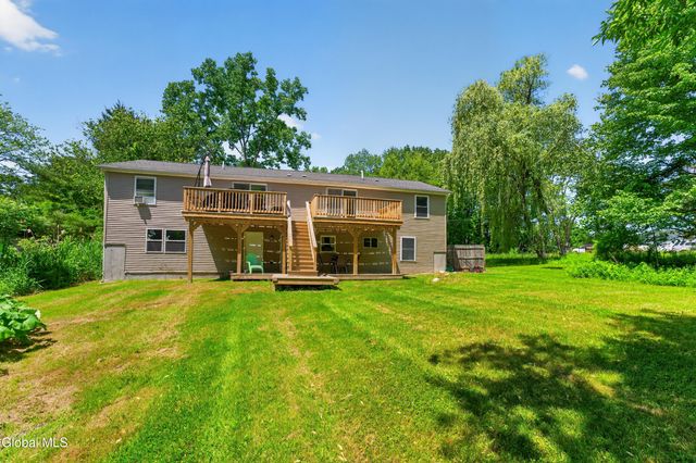 106 Dunsbach Road, Halfmoon, NY 12065