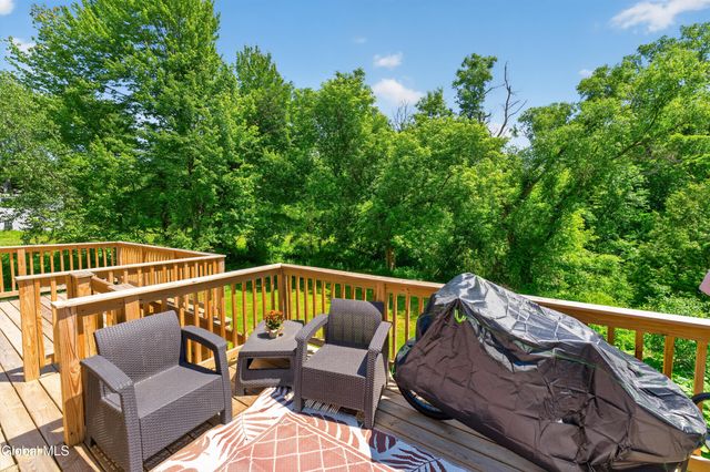 106 Dunsbach Road, Halfmoon, NY 12065
