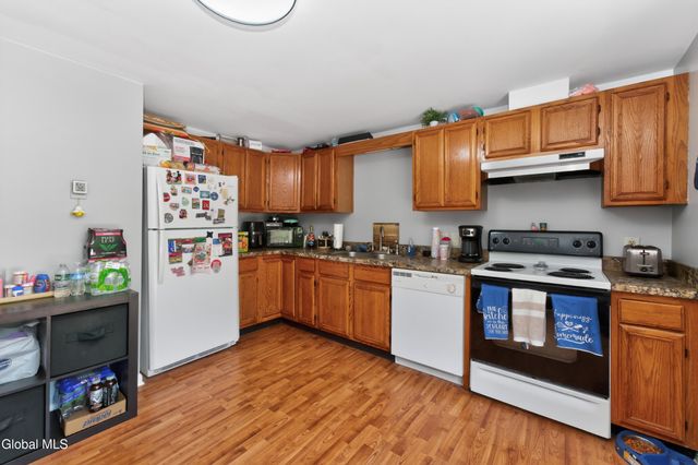 106 Dunsbach Road, Halfmoon, NY 12065