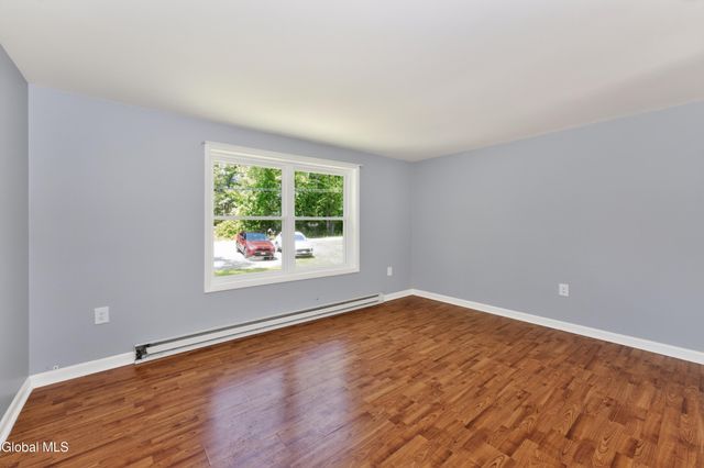 106 Dunsbach Road, Halfmoon, NY 12065