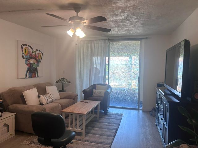7300 NW 17th Street 320, Plantation, FL 33313