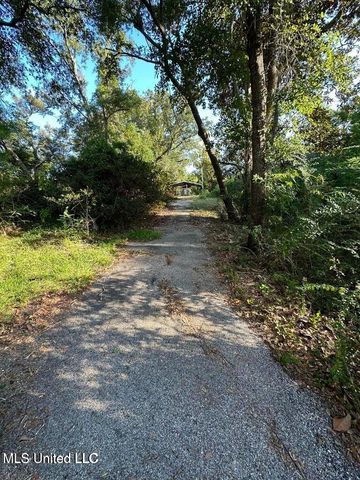 749 Black Ledge Lane, Biloxi, MS 39532