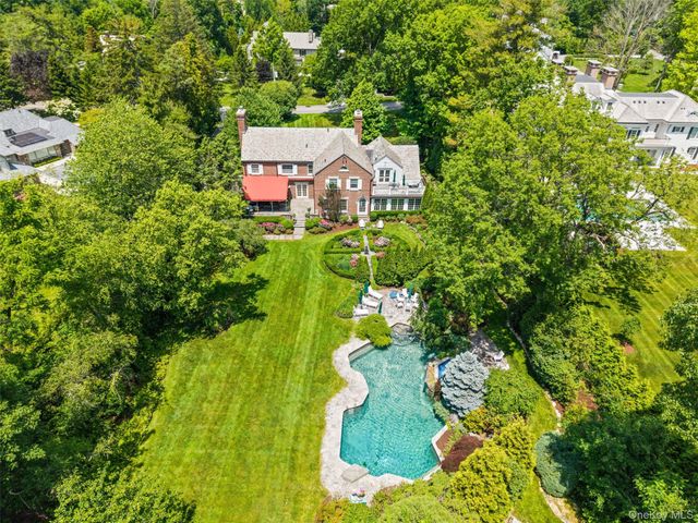 21 Dolma Road, Scarsdale, NY 10583