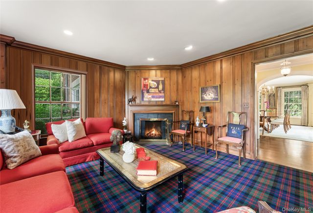 21 Dolma Road, Scarsdale, NY 10583