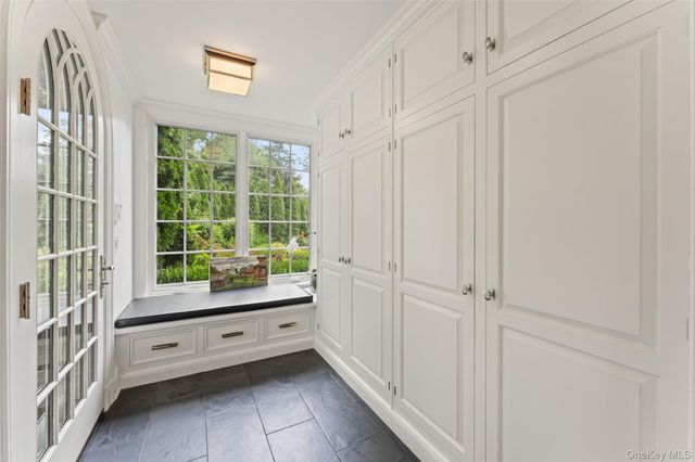 21 Dolma Road, Scarsdale, NY 10583