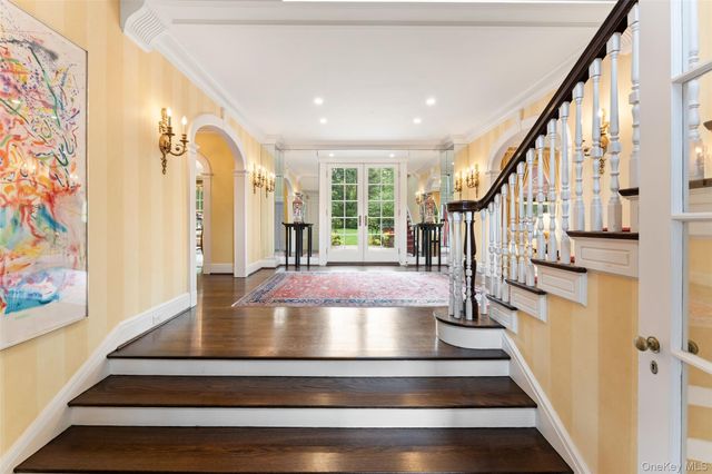 21 Dolma Road, Scarsdale, NY 10583