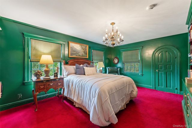 21 Dolma Road, Scarsdale, NY 10583
