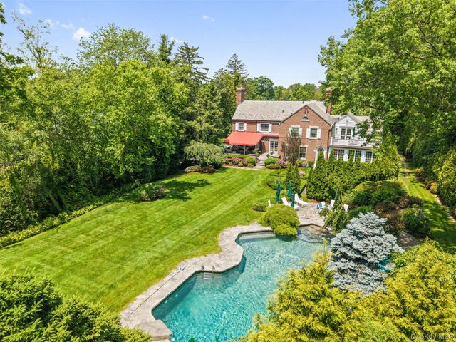 21 Dolma Road, Scarsdale, NY 10583