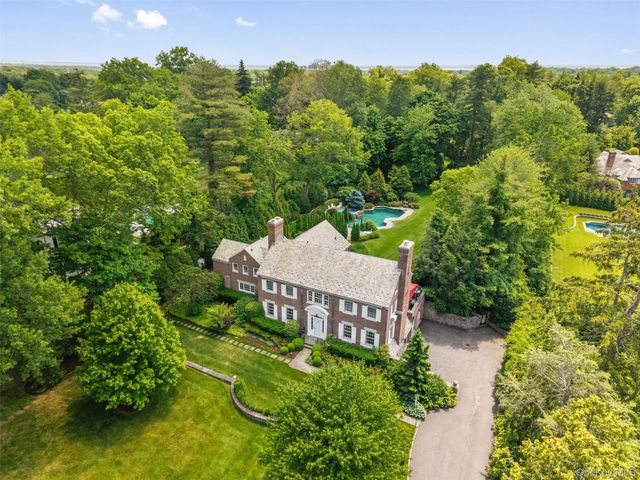 21 Dolma Road, Scarsdale, NY 10583