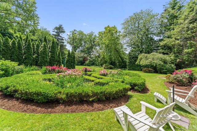 21 Dolma Road, Scarsdale, NY 10583