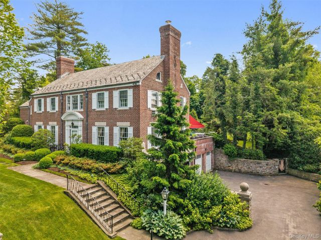 21 Dolma Road, Scarsdale, NY 10583