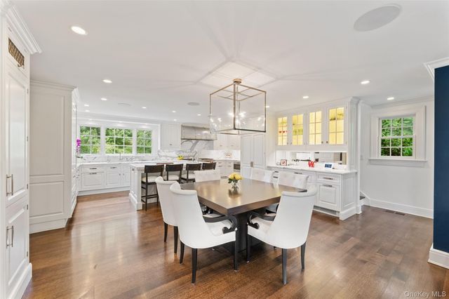 21 Dolma Road, Scarsdale, NY 10583