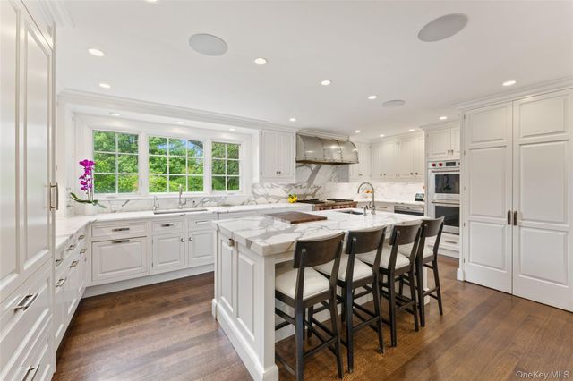 21 Dolma Road, Scarsdale, NY 10583