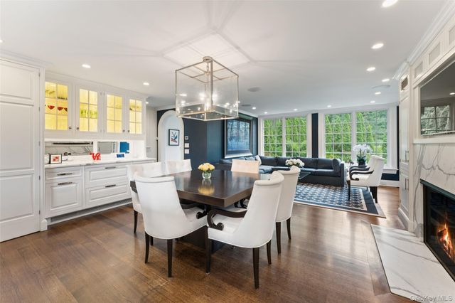 21 Dolma Road, Scarsdale, NY 10583