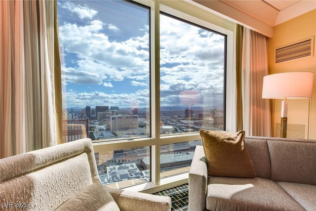 2000 North Fashion Show Drive 5600, Las Vegas, NV 89109