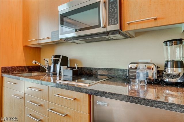 2000 North Fashion Show Drive 5600, Las Vegas, NV 89109