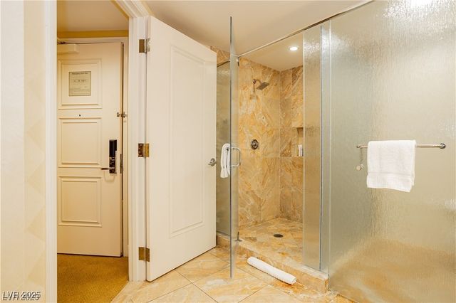 2000 North Fashion Show Drive 5600, Las Vegas, NV 89109